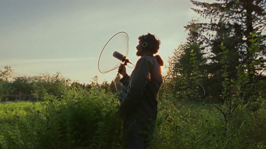 Listen film still