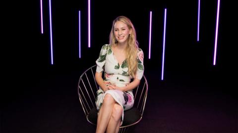 Play Dylan Penn video